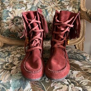 Skechers Suede Fringe Flat Moccasin Mid Boots Lace Up Size 7.5